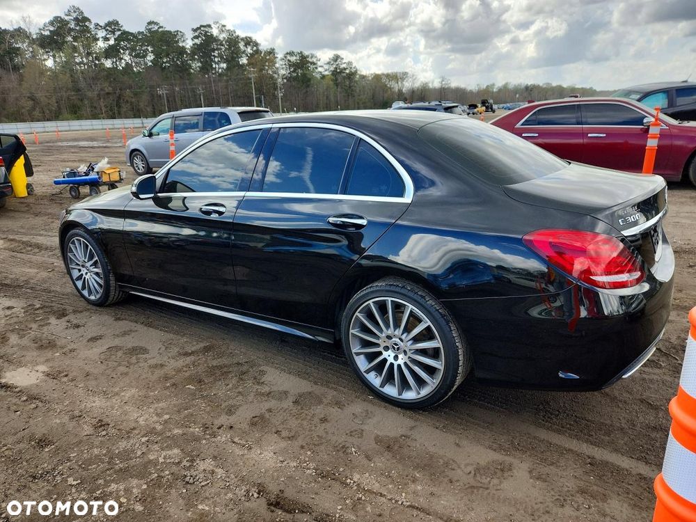 Mercedes-Benz Klasa C 300 7G-TRONIC Exclusive - 3