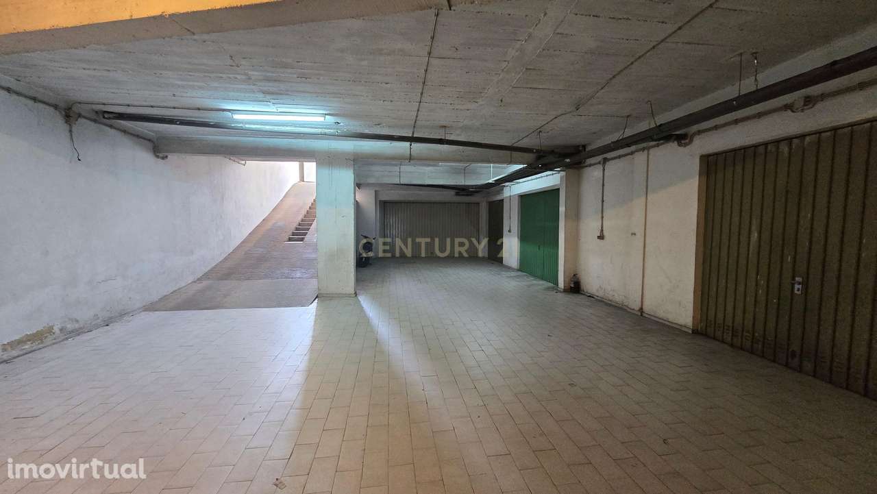 Garagem Box em Portimão - Oportunidade Única! - Grande imagem: 4/9