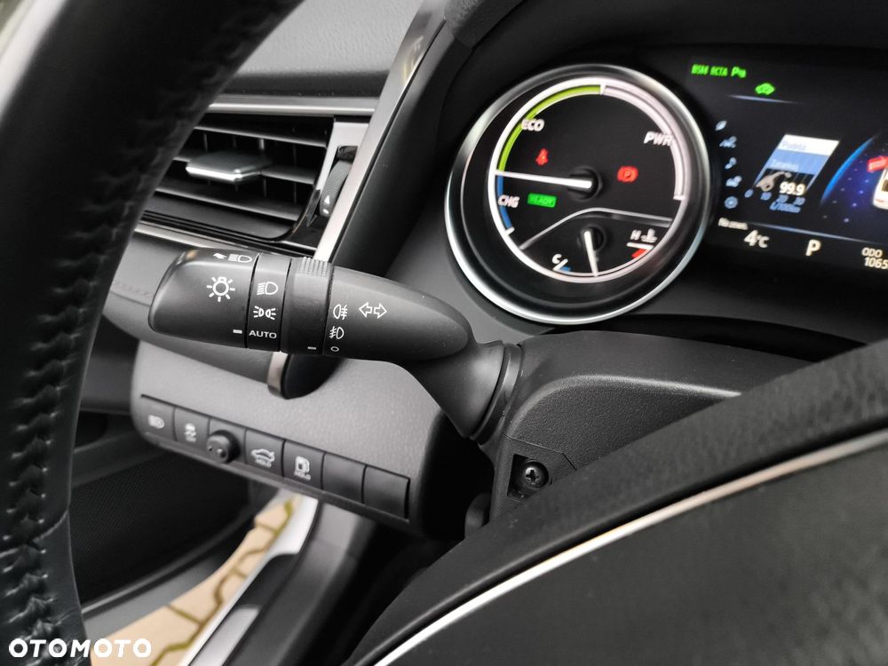Toyota Camry 2.5 Hybrid Executive CVT - 25