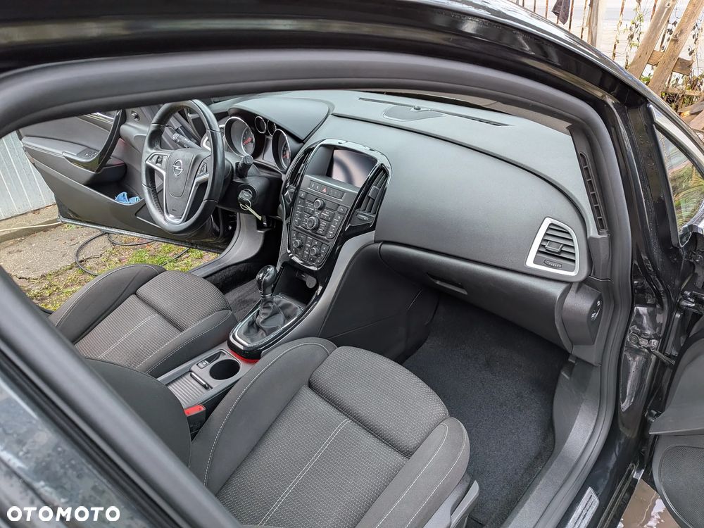 Opel Astra 1.4 Turbo Color Edition - 28