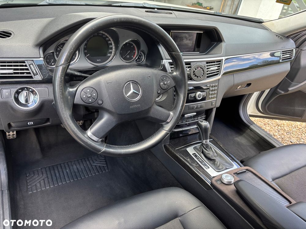 Mercedes-Benz Klasa E 220 CDI DPF BlueEFFICIENCY Automatik Avantgarde - 10