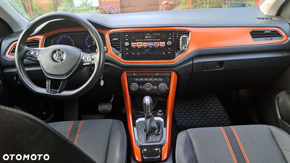 Volkswagen T-Roc - 11