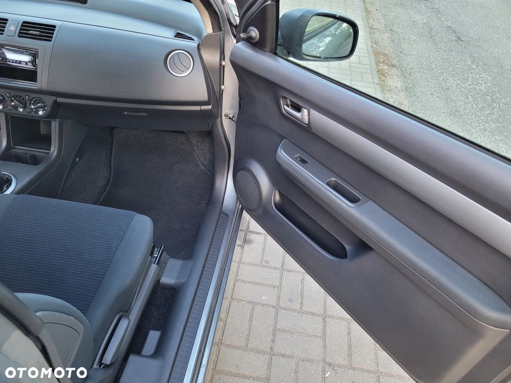 Suzuki Swift 1.3 Club - 10