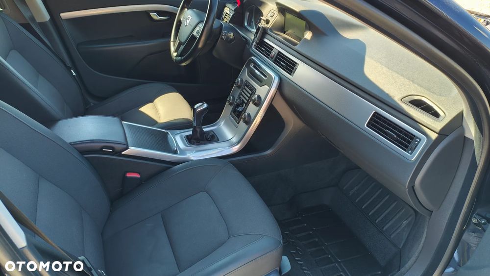 Volvo V70 D2 Momentum - 30