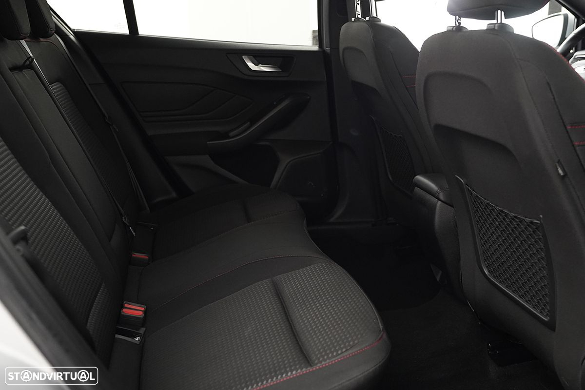 Ford Focus 1.0 EcoBoost MHEV ST-Line X - 22