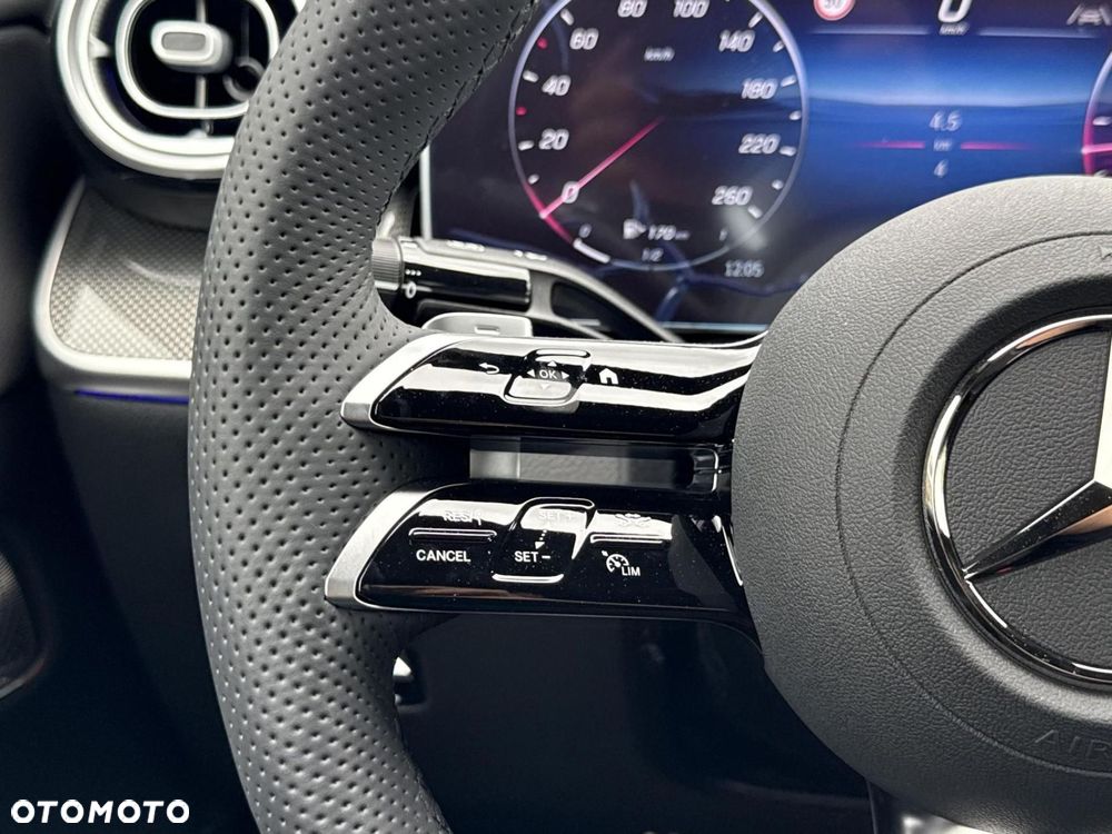 Mercedes-Benz GLC - 24