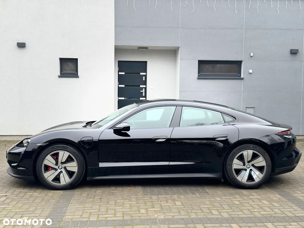 Porsche Taycan - 9