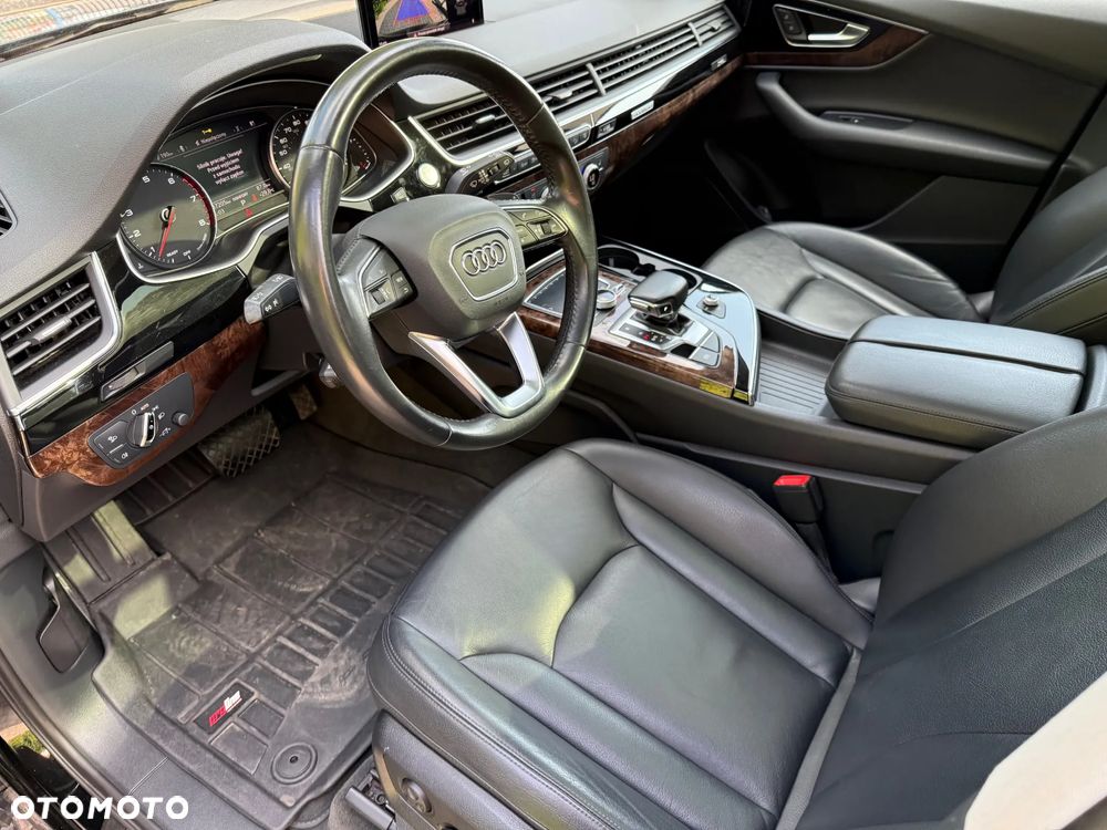Audi Q7 - 10