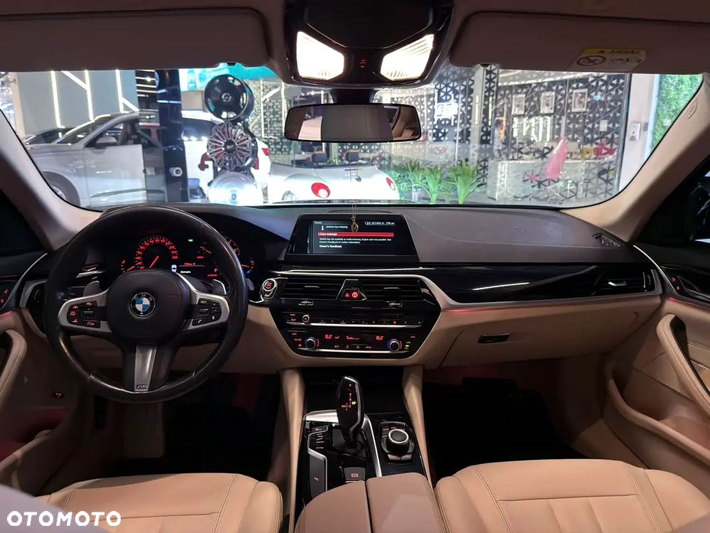 BMW Seria 5 520i M Sport Edition - 13