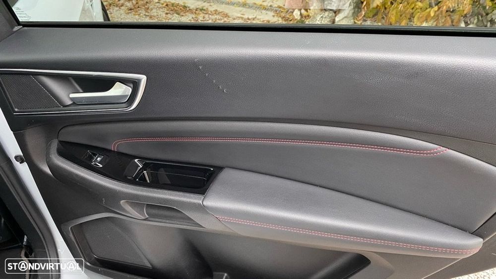 Ford S-Max - 11