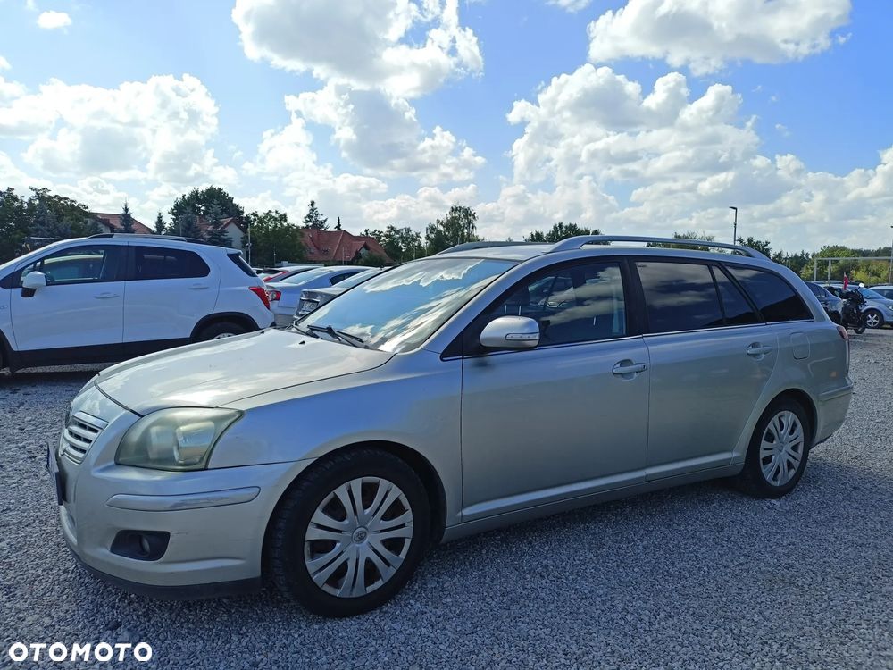Toyota Avensis - 1