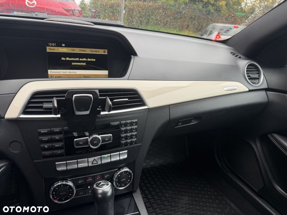 Mercedes-Benz C-Class 2011 photo 4