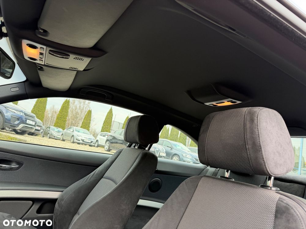 BMW Seria 3 320d Efficient Dynamics Sport Line - 12