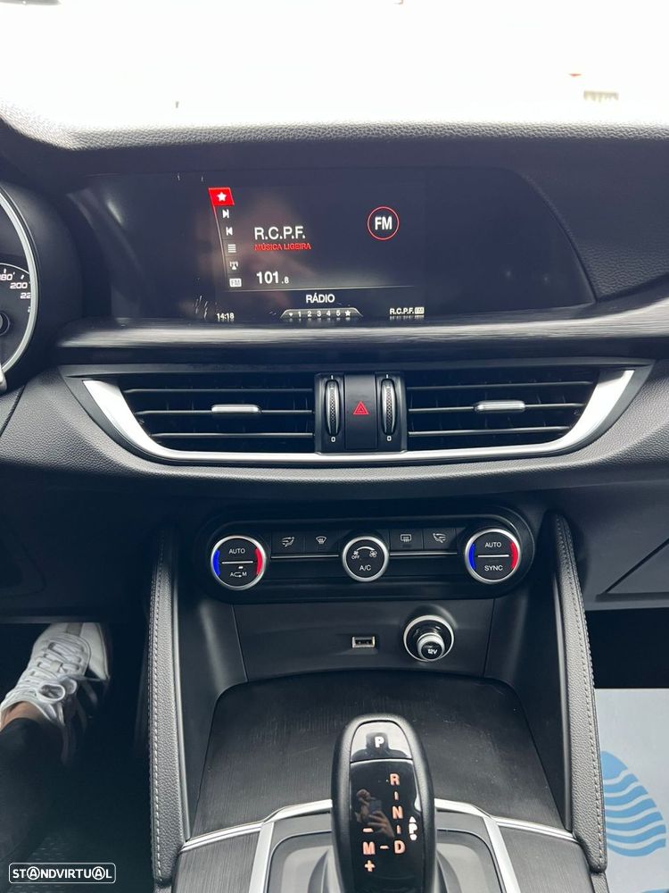 Alfa Romeo Stelvio 2.2 D Super AT8 - 38