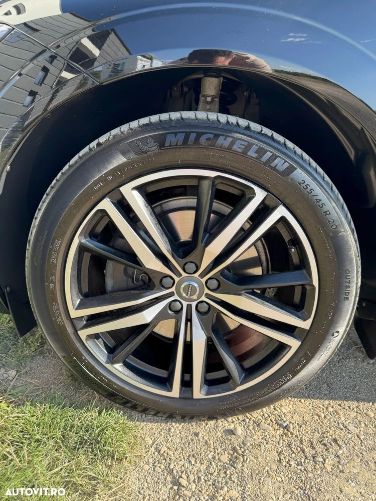 Volvo XC 60 D4 Momentum Pro - 25