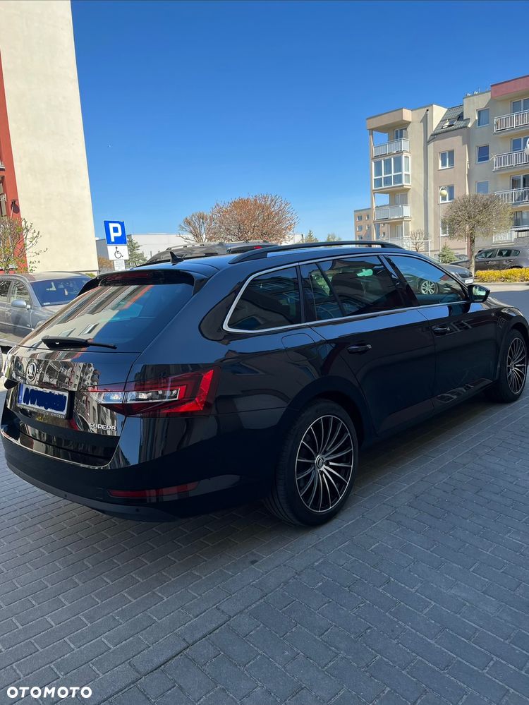 Skoda Superb 1.6 TDI Style DSG - 4