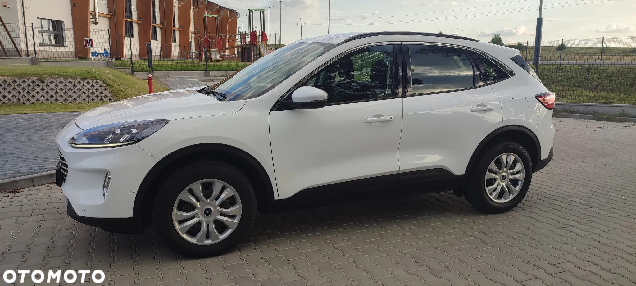 Ford Kuga - 10