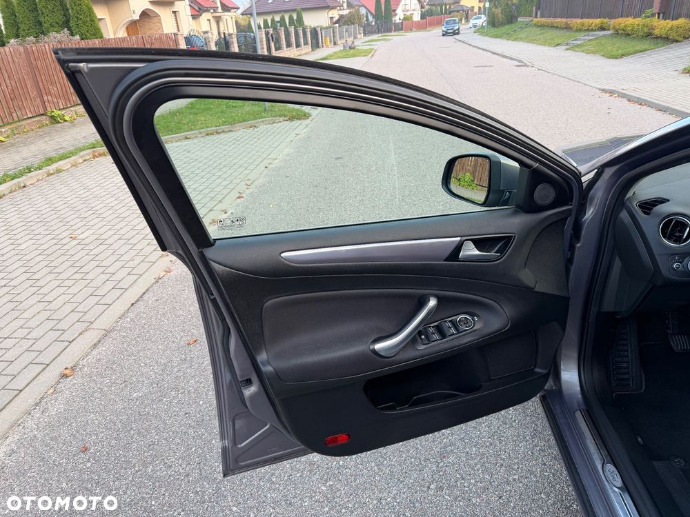 Ford Mondeo 2.0 TDCi Titanium - 30