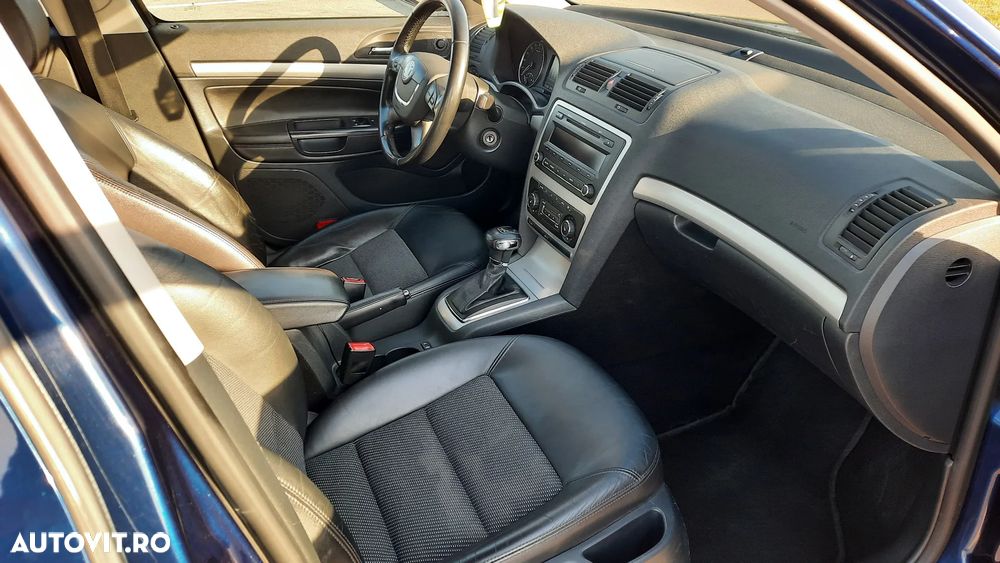 Skoda Octavia 1.6 TDI DPF DSG Elegance - 8