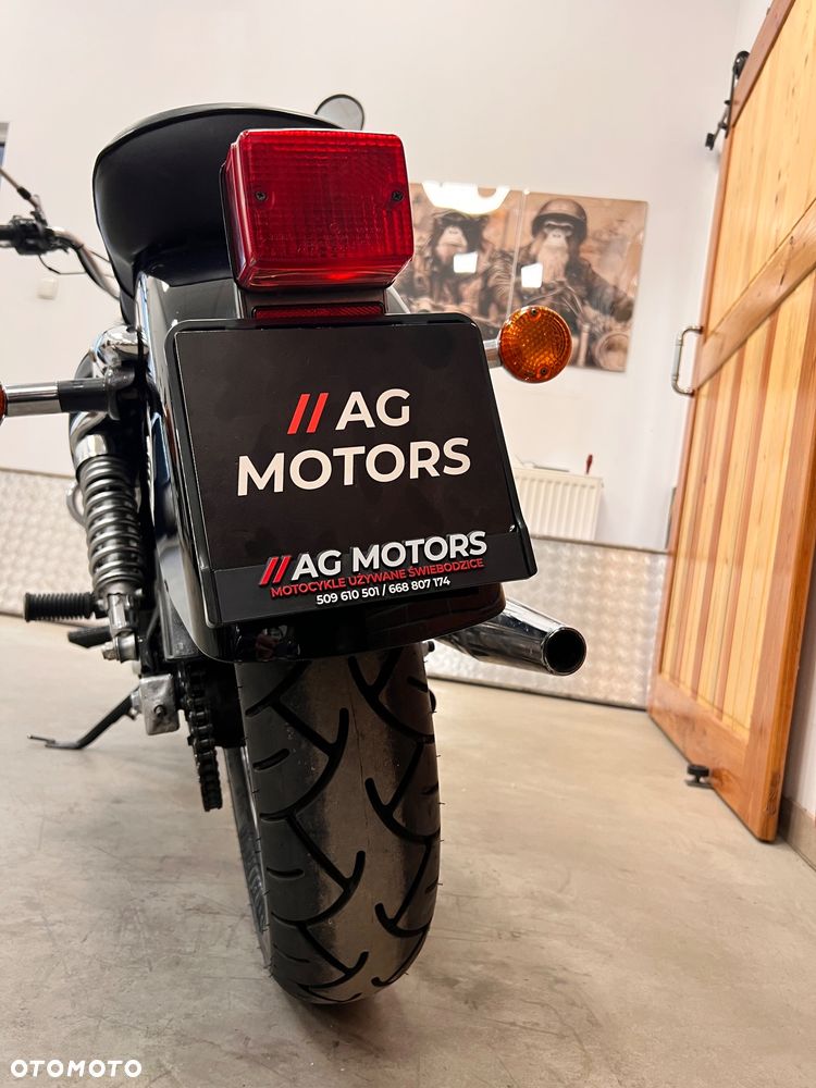 Suzuki Intruder - 14