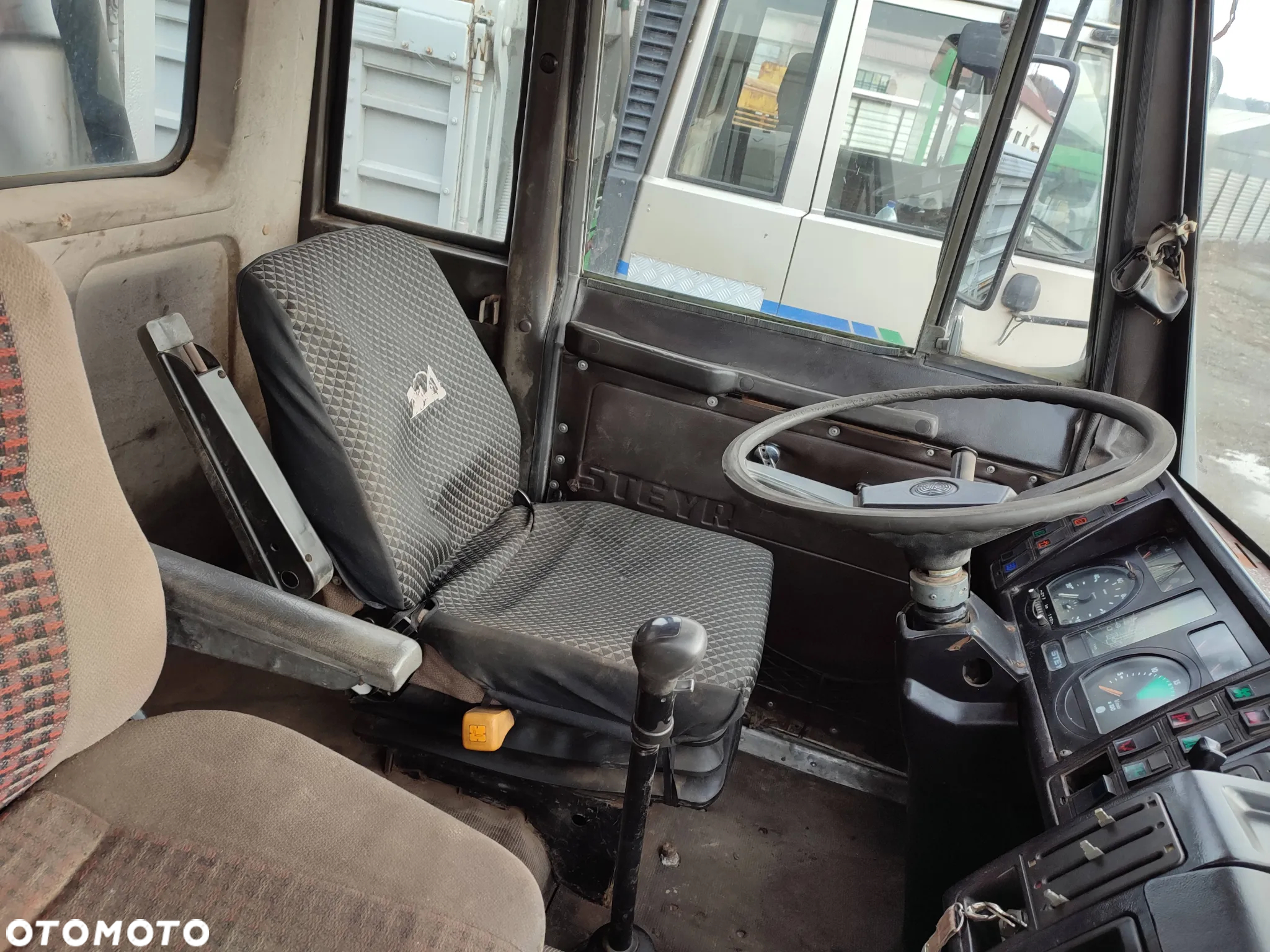 Steyr 32S32 - 5