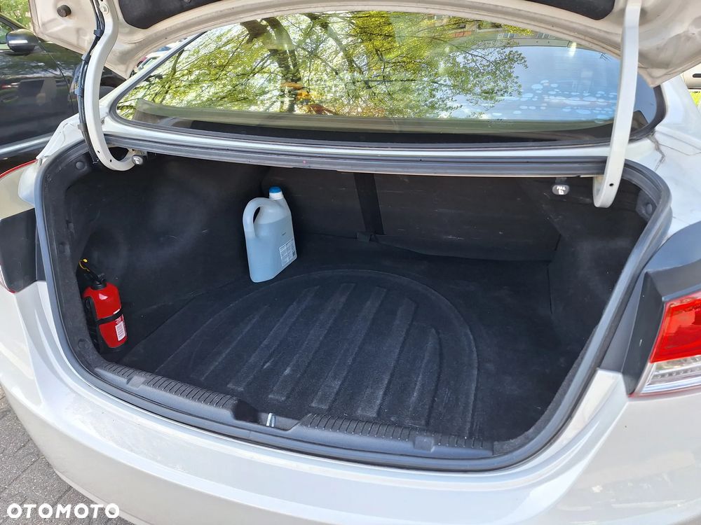 Hyundai Elantra 1.6 Comfort - 5