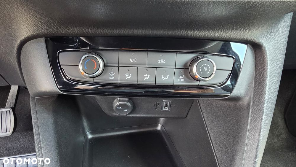 Opel Corsa 1.2 Direct Injection Turbo - 26