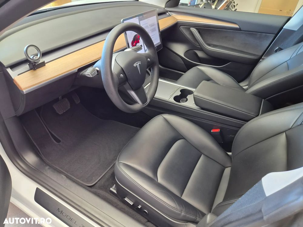 Tesla Model 3 RWD - 10