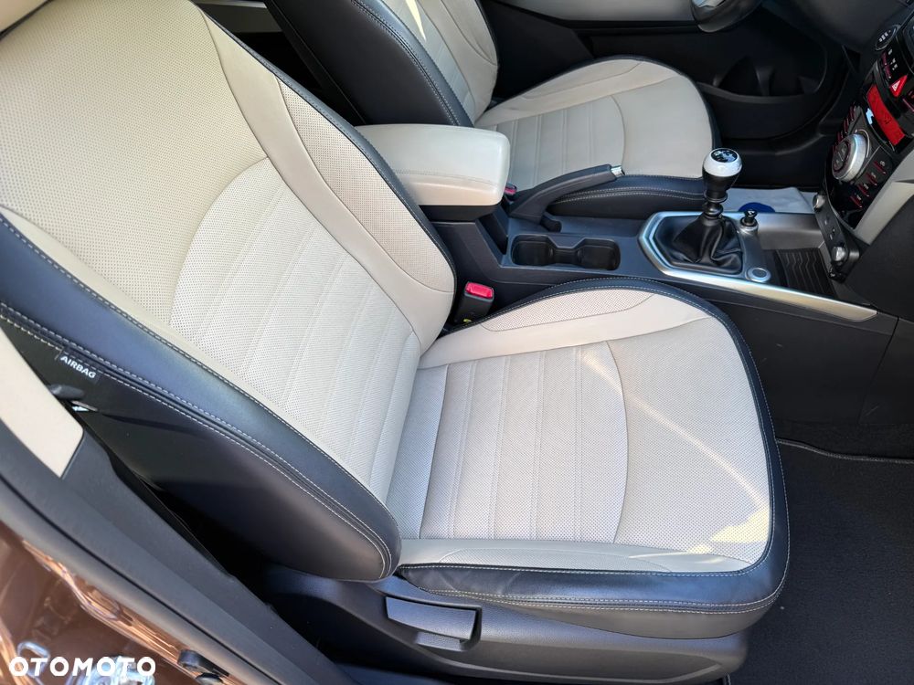 SsangYong/KGM Tivoli e-XDi 160 2WD Start/Stop Crystal - 24