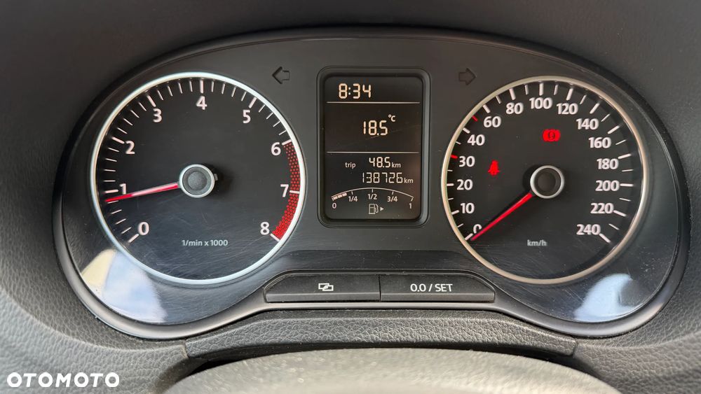 Volkswagen Polo 1.4 16V Comfortline - 9