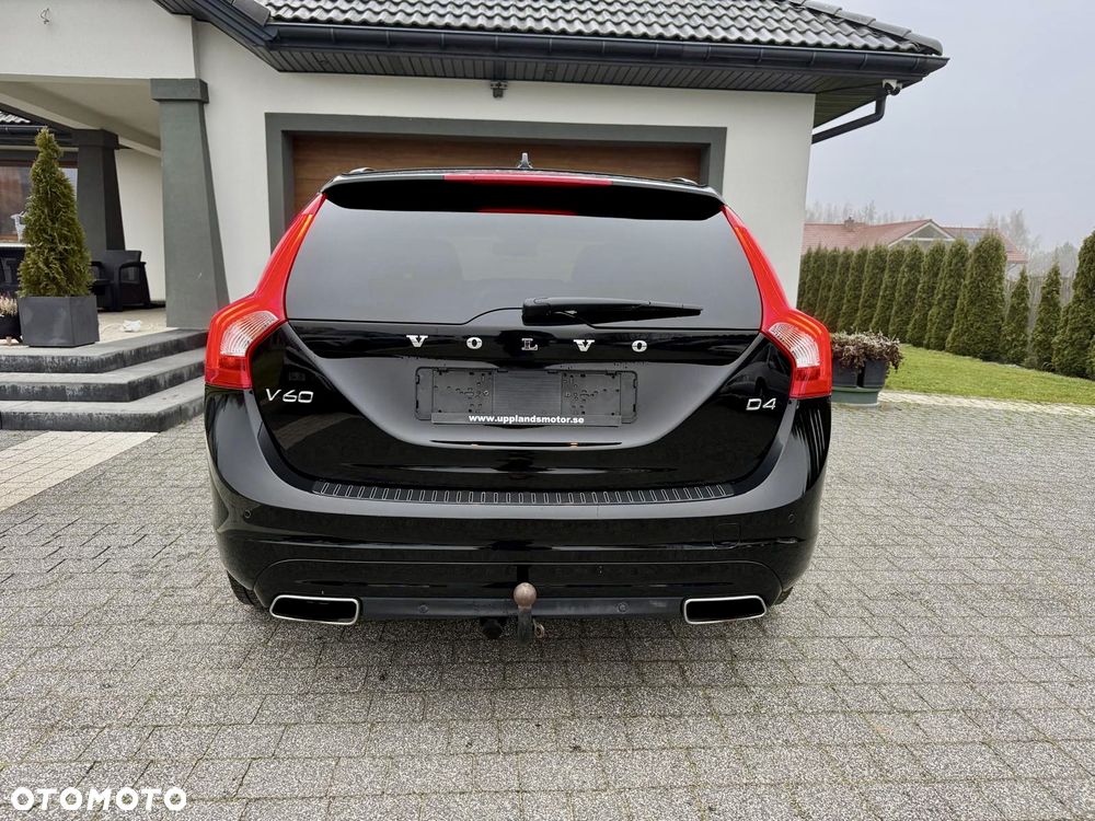 Volvo V60 D4 Momentum - 11