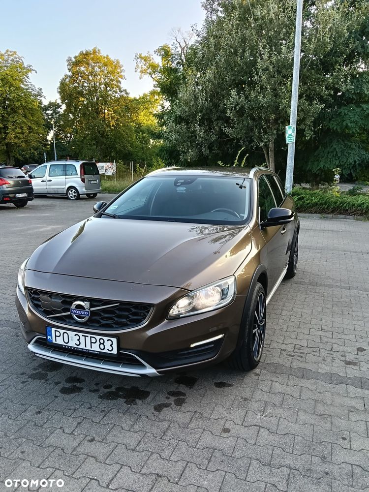 Volvo V60 Cross Country D3 Drive-E Momentum - 4