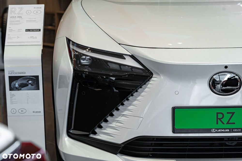 Lexus RZ - 3