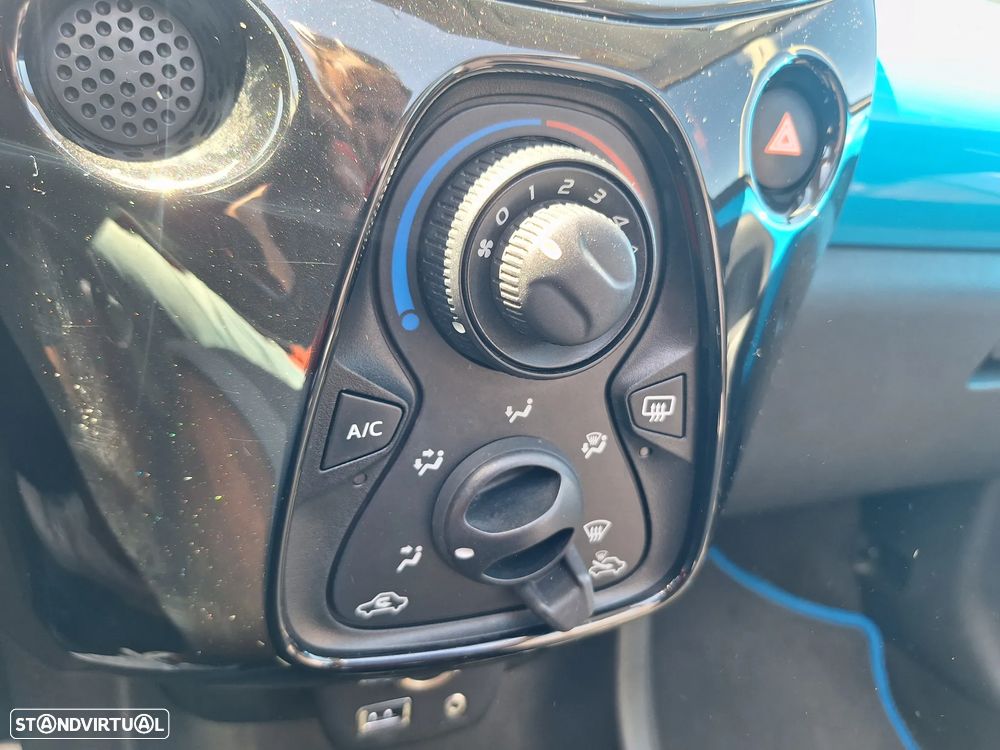 Toyota Aygo 1.0 X-Wave - 28