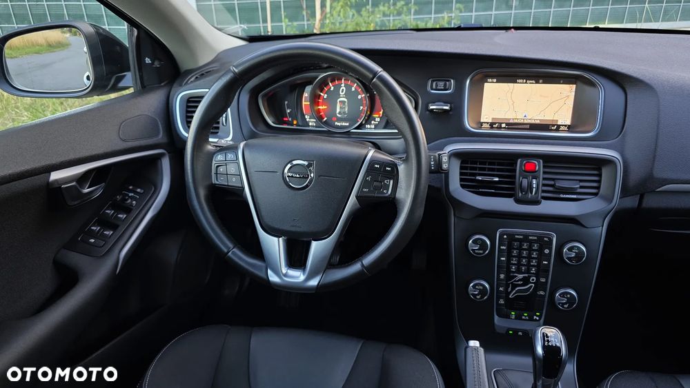 Volvo V40 T2 Drive-E Momentum - 18