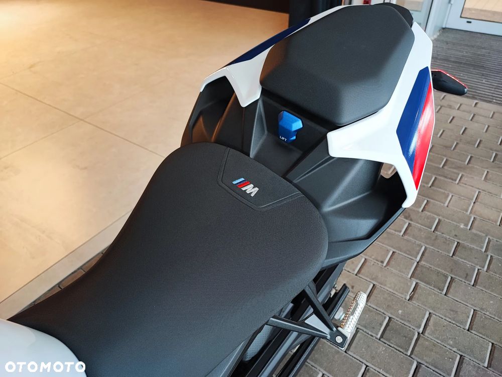 BMW S - 22