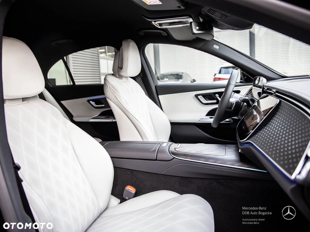 Mercedes-Benz Klasa E 220 d mHEV 4-Matic Exclusive 9G-Tronic - 6