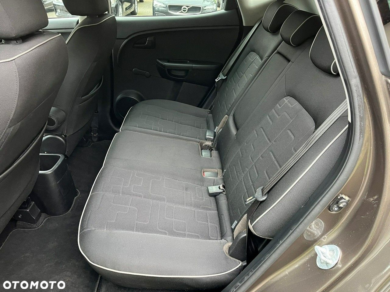 Kia Venga - 10