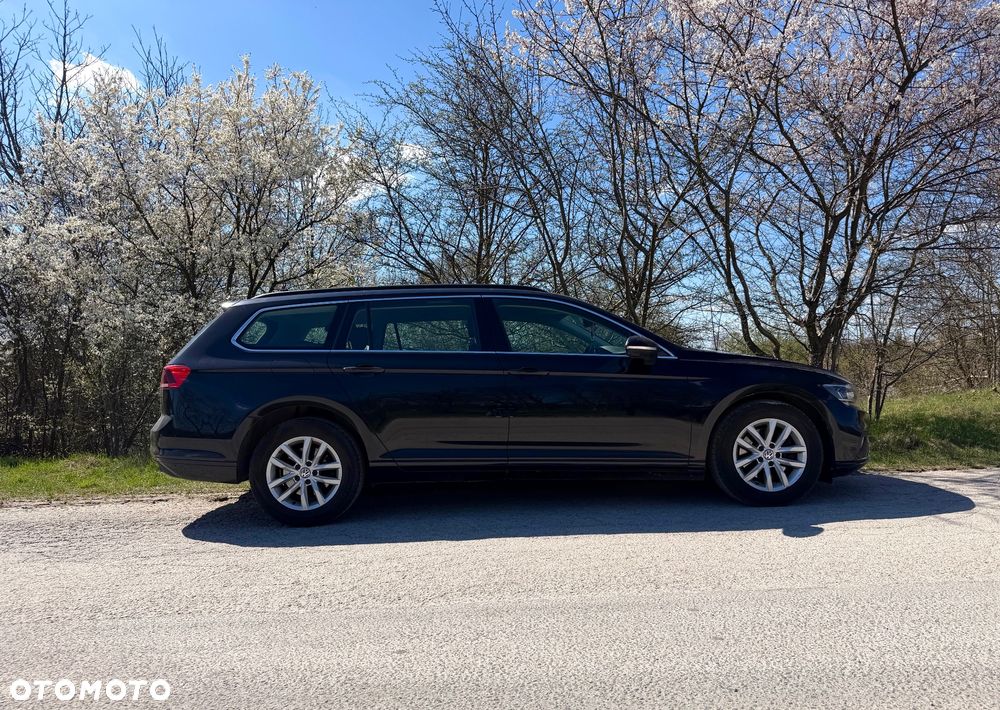 Volkswagen Passat - 4