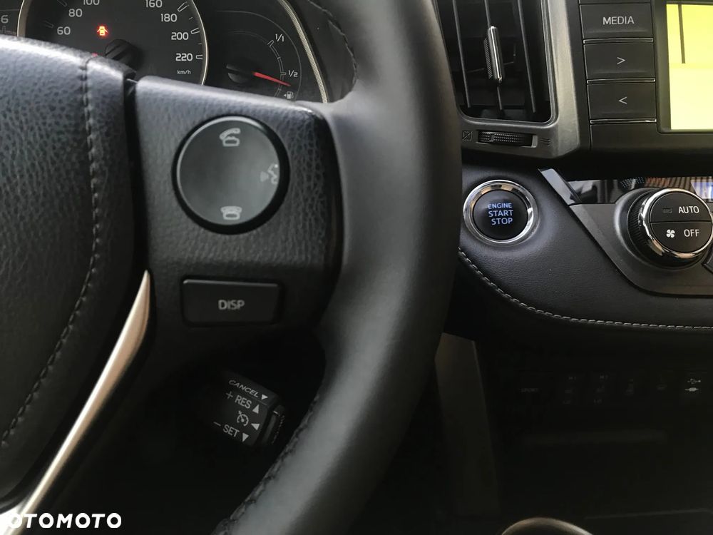 Toyota RAV4 2.0 D-4D Premium - 28