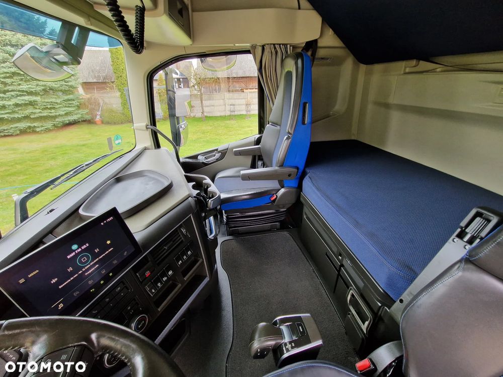 Volvo FH5 500 I-SAVE XXL ACC / MEGA / LOW DECK / BOGATA WERSJA / JAK NOWY - 27