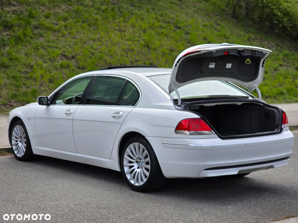 BMW Seria 7 750i L - 28