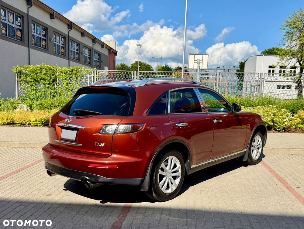 Infiniti FX - 4