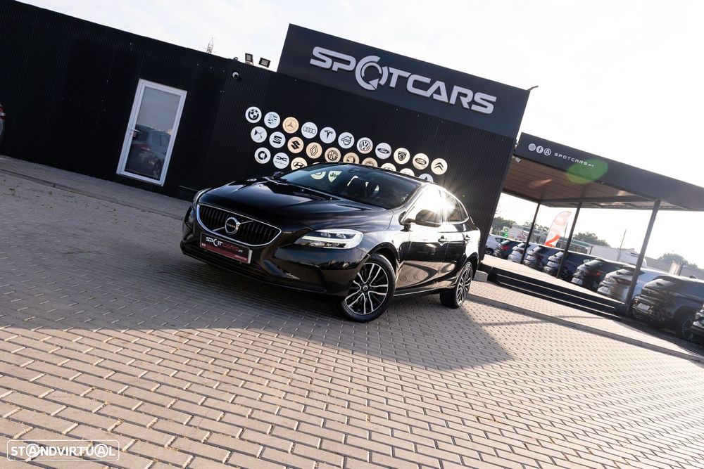 Volvo V40 2.0 D3 Momentum - 1