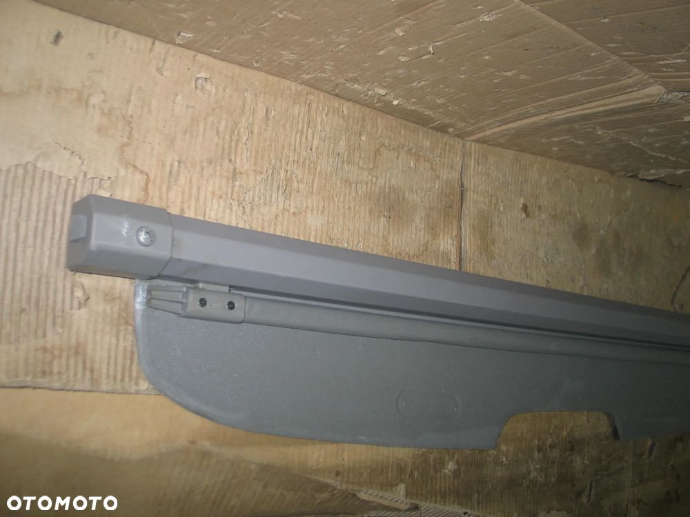 roleta bagaznika nissan primera P11 lift 99-02r. oryginal - 6