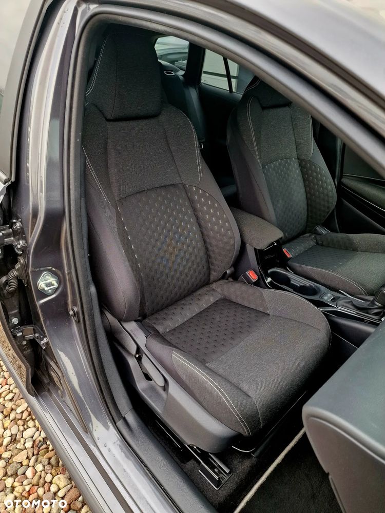 Toyota Corolla 1.8 Business Edition - 25