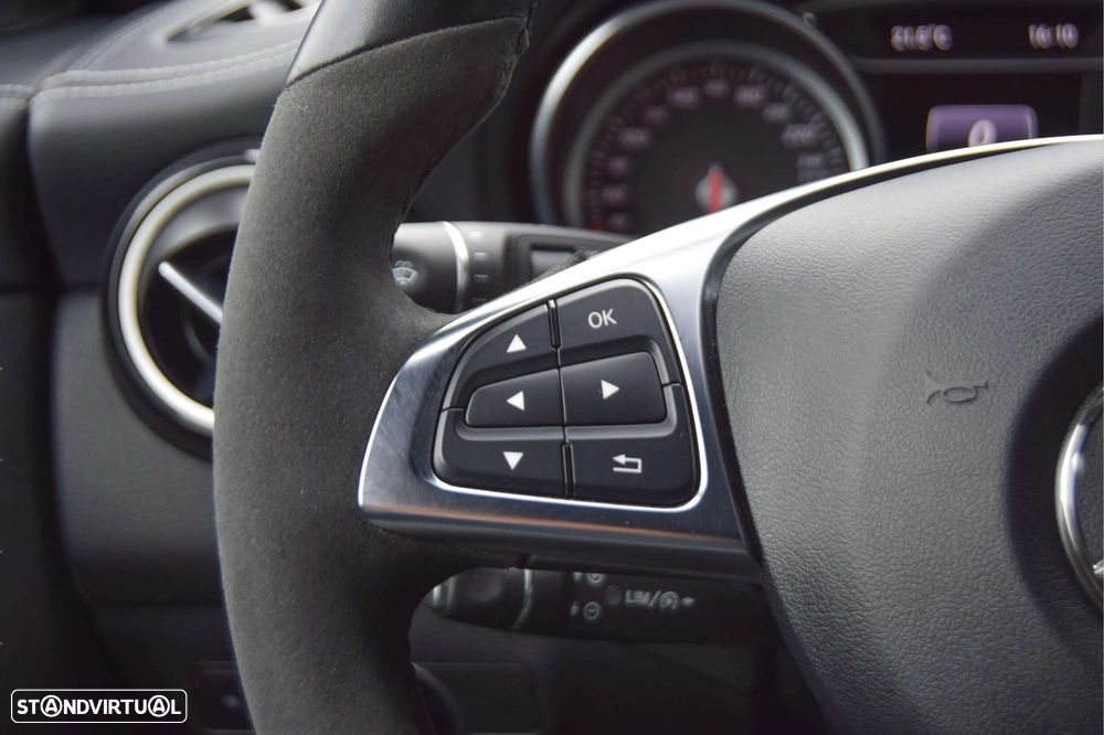 Mercedes-Benz CLA 180 d Shooting Brake AMG Line - 17