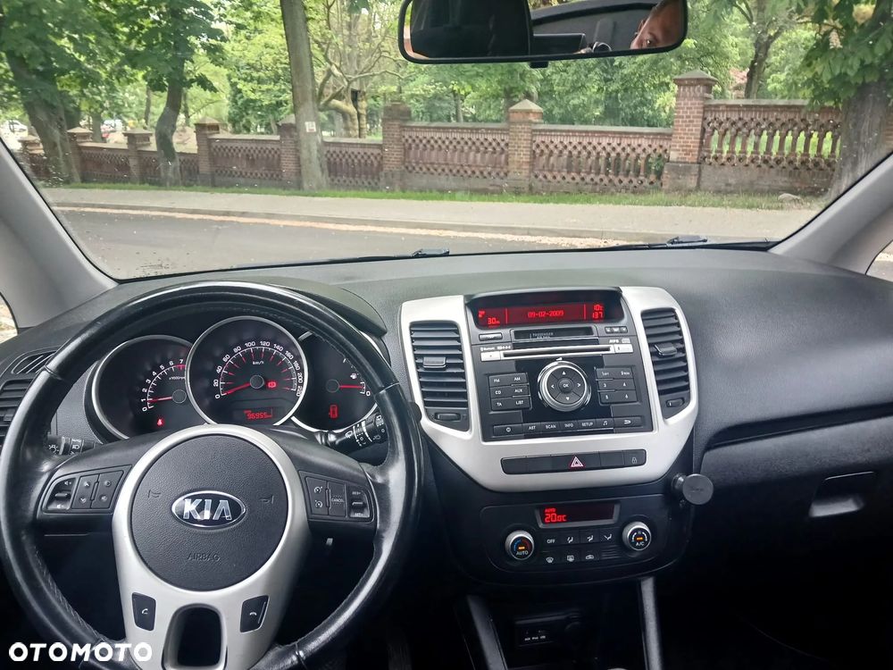 Kia Venga - 7