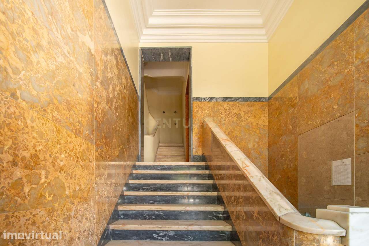 Apartamento T3 em São Domingos de Benfica, Lisboa - Grande imagem: 2/36