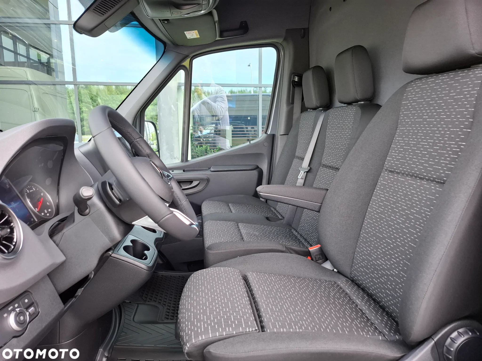 Mercedes-Benz Sprinter 317 CDI Furgon PRO długi 4325 mm L3H2 - 19